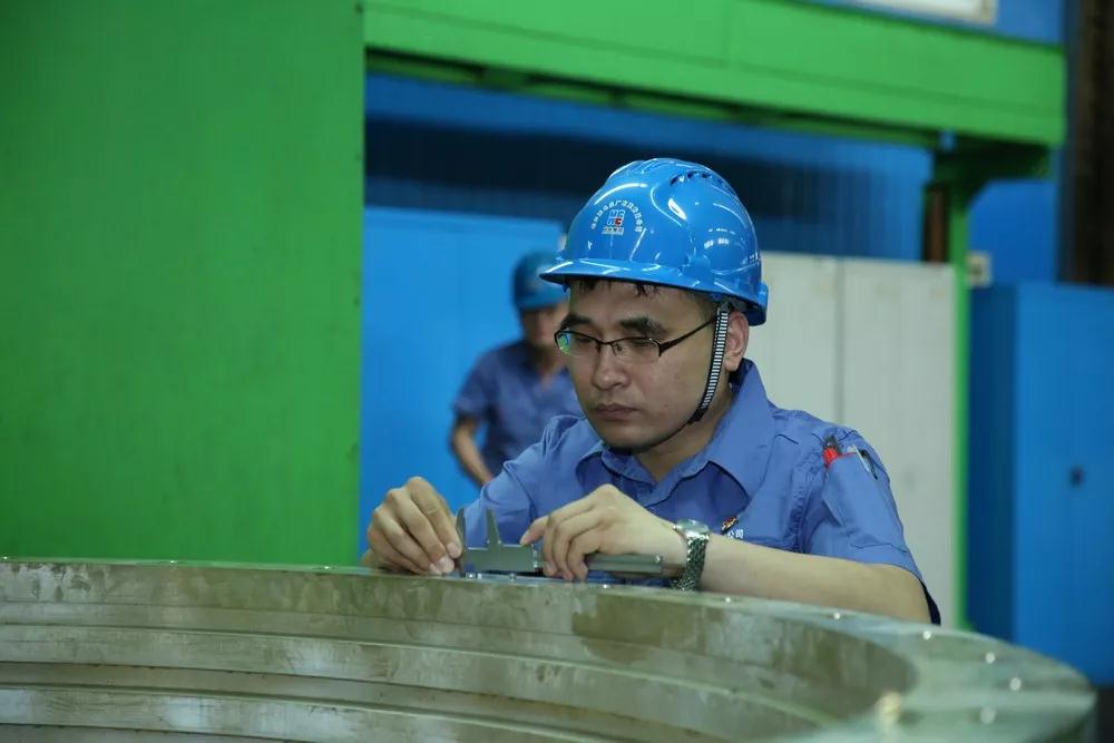 水電分廠黨總支黨員 馬德臣 水電分廠黨總支黨員 馬德臣