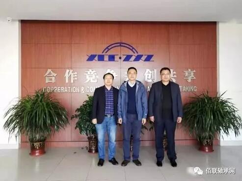 瓦房店市委常委、統(tǒng)戰(zhàn)部部長鄭軍考察軸承企業(yè) 瓦房店市委常委、統(tǒng)戰(zhàn)部部長鄭軍考察軸承企業(yè)