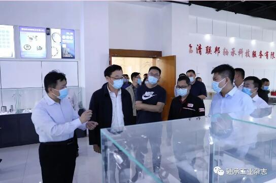 山東省委改革辦楊占輝到煙店鎮(zhèn)調(diào)研軸承產(chǎn)業(yè)發(fā)展情況 山東省委改革辦楊占輝到煙店鎮(zhèn)調(diào)研軸承產(chǎn)業(yè)發(fā)展情況