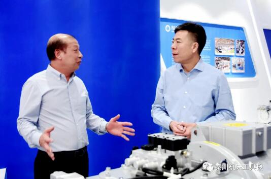 嚴(yán)鑒鉑董事長會(huì)見廣州數(shù)控董事長何敏佳 嚴(yán)鑒鉑董事長會(huì)見廣州數(shù)控董事長何敏佳