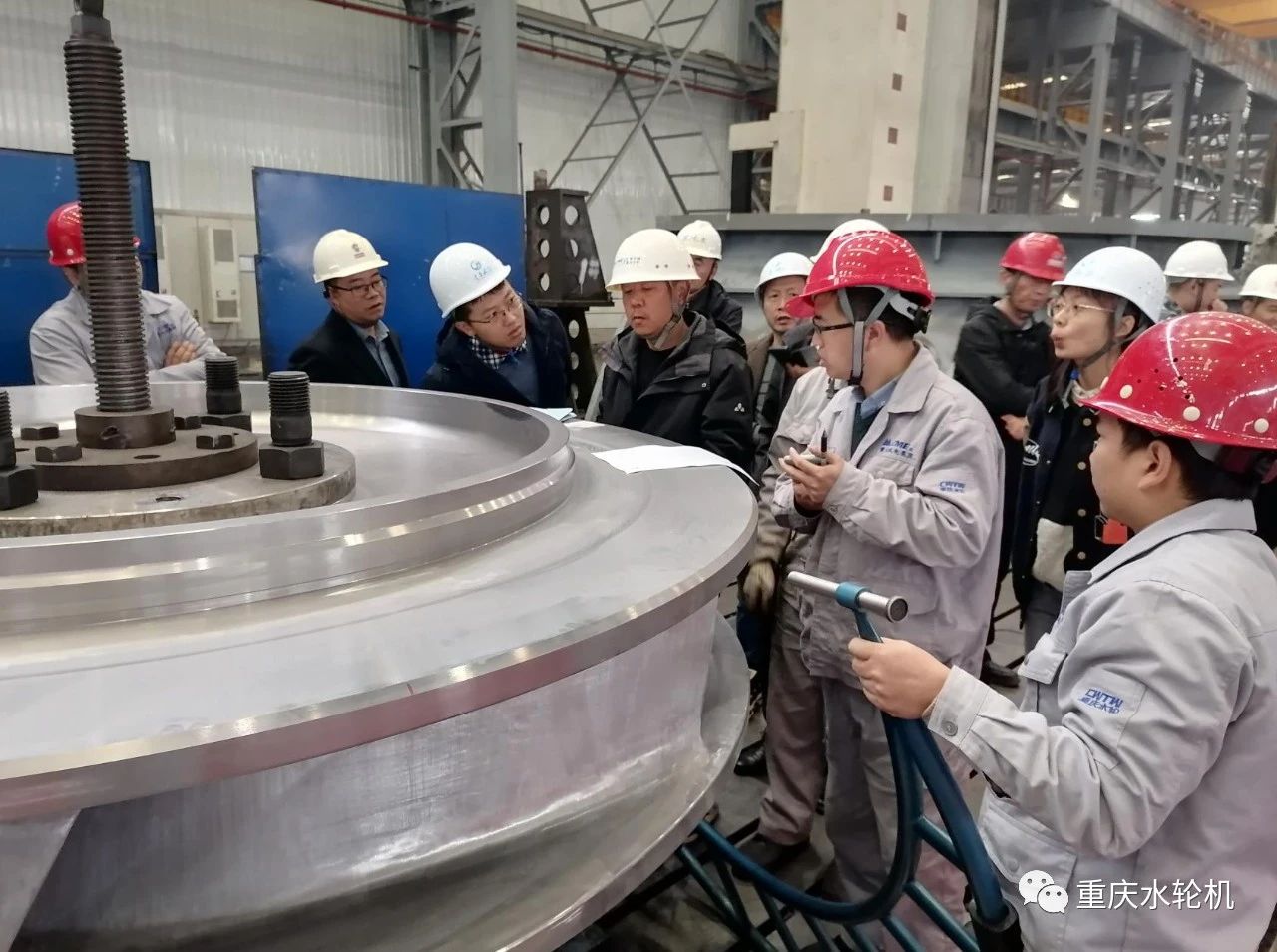 重慶水輪機(jī)公司順利通過渝西金剛沱離心泵葉輪靜平衡試驗(yàn)驗(yàn)收 重慶水輪機(jī)公司順利通過渝西金剛沱離心泵葉輪靜平衡試驗(yàn)驗(yàn)收