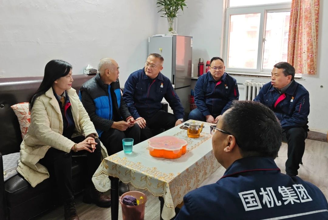 軸研所領(lǐng)導(dǎo)班子走訪慰問(wèn)離退休老干部、老黨員 軸研所領(lǐng)導(dǎo)班子走訪慰問(wèn)離退休老干部、老黨員