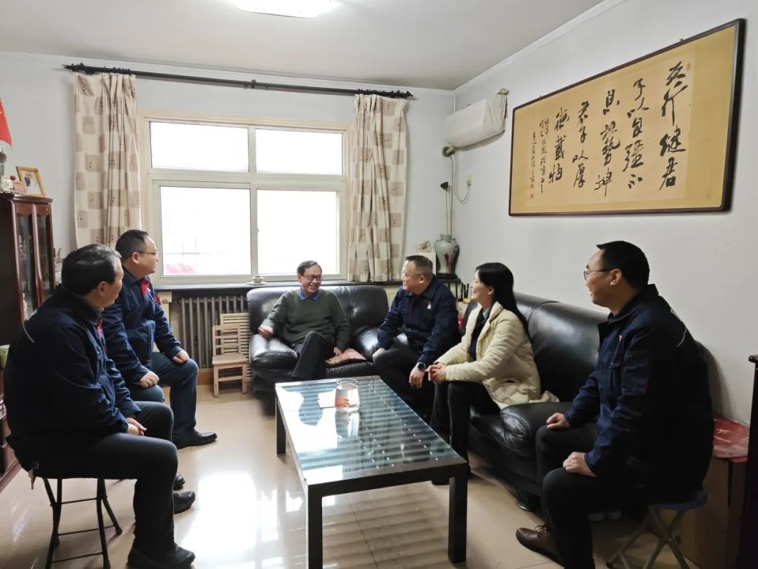 軸研所領(lǐng)導(dǎo)班子走訪慰問(wèn)離退休老干部、老黨員 軸研所領(lǐng)導(dǎo)班子走訪慰問(wèn)離退休老干部、老黨員