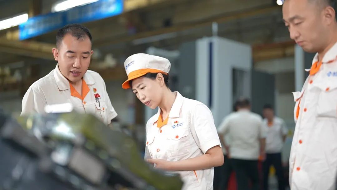 沈陽(yáng)機(jī)床總經(jīng)理蓋立亞獲評(píng)2024年度“全國(guó)三八紅旗手”榮譽(yù)稱(chēng)號(hào) 沈陽(yáng)機(jī)床總經(jīng)理蓋立亞獲評(píng)2024年度“全國(guó)三八紅旗手”榮譽(yù)稱(chēng)號(hào)