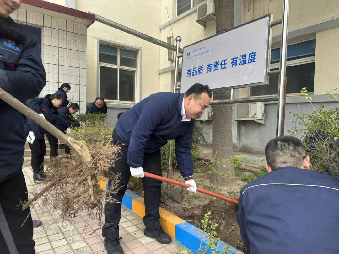 鄭州泵業(yè)公司開展植樹活動(dòng) 鄭州泵業(yè)公司開展植樹活動(dòng)