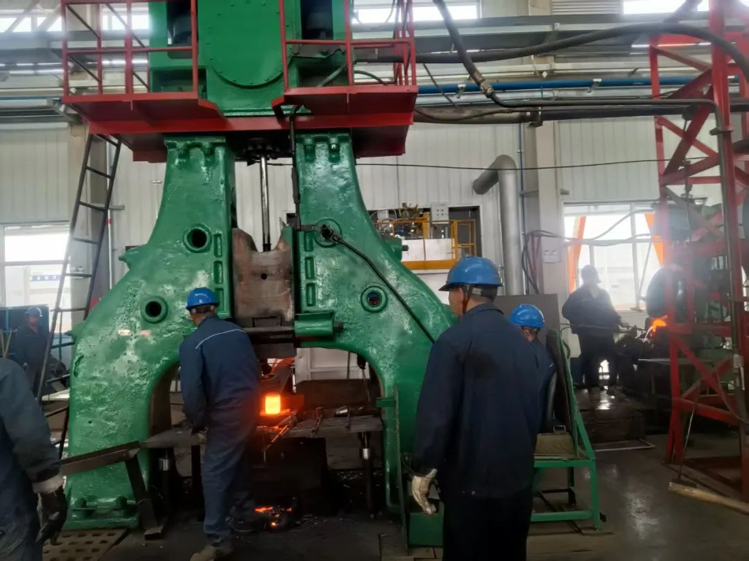 西北軸承鍛熱車間強化班組建設,筑牢高質量發(fā)展根基 西北軸承鍛熱車間強化班組建設,筑牢高質量發(fā)展根基