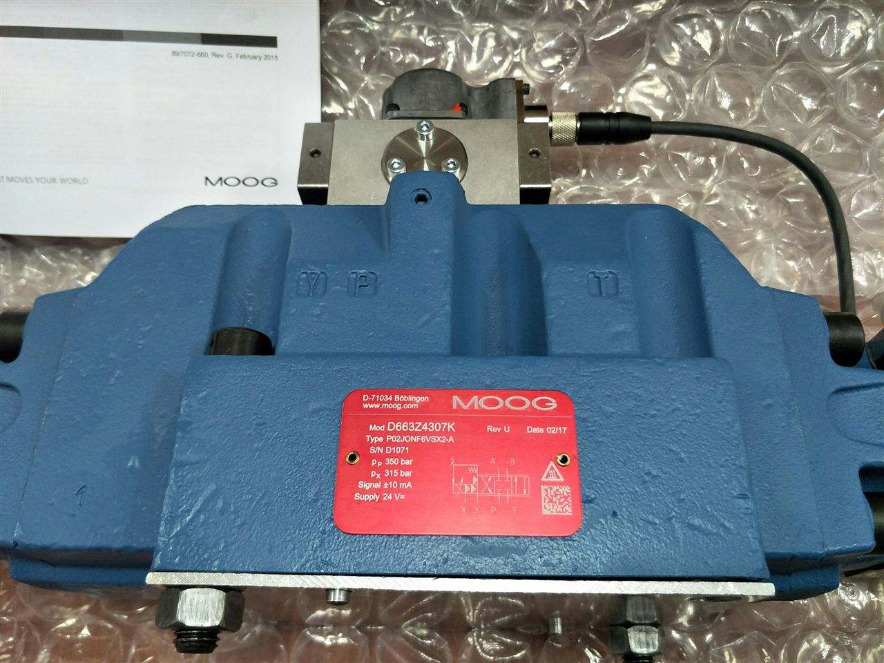 W(yng)MOOG^B46744-004r